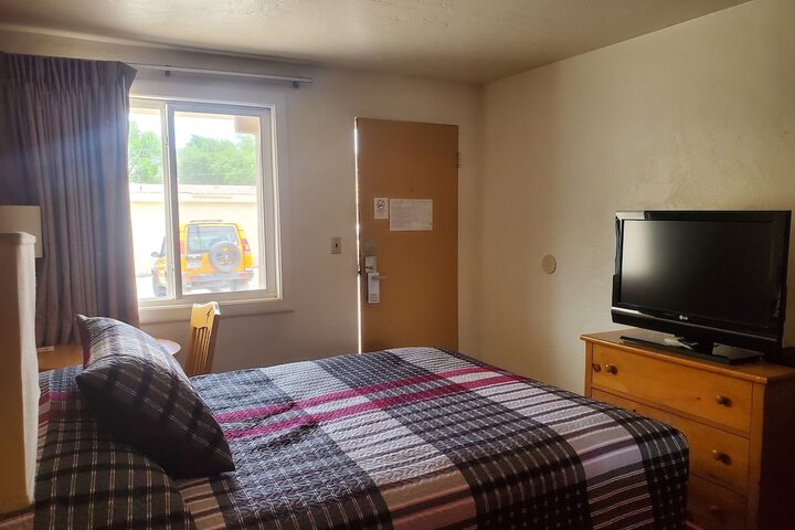 Room 10 of 37