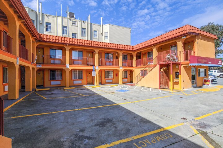Hotel 2 of 39