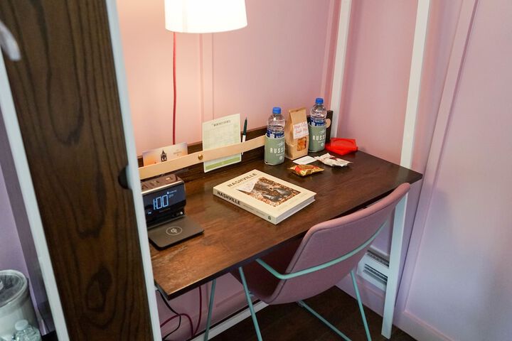 Room 83 of 195