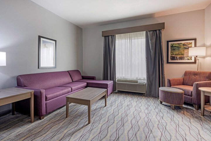 Room 12 of 30