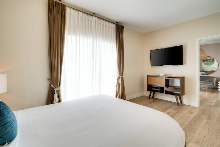 Room 42 of 125