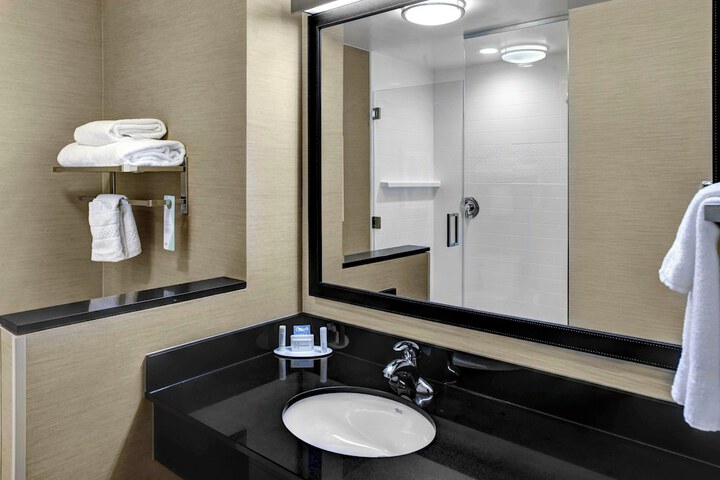 Fairfield Inn & Suites Lansing at Eastwood