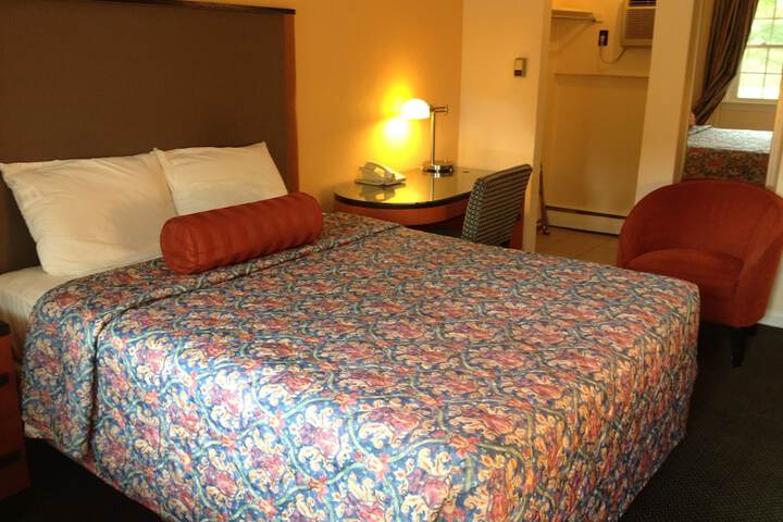 Room 21 of 49