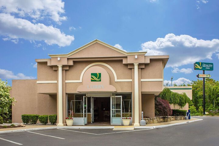 Hotel 4 of 51