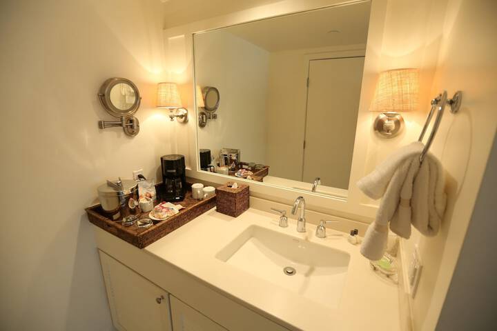 Room 15 of 32