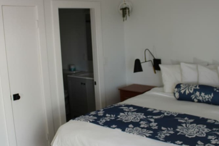 Room 64 of 87