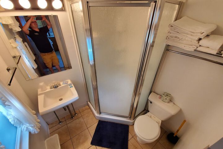 Room 15 of 63