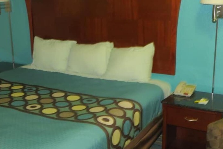 Room 33 of 44