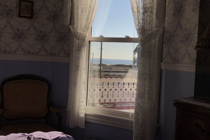 Room 31 of 82
