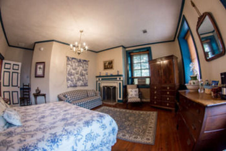 The Historic Fairfield Inn