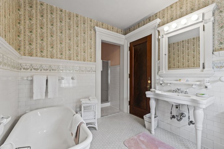 Room 47 of 87