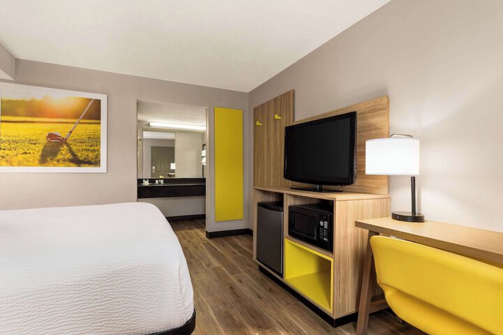Room 22 of 35