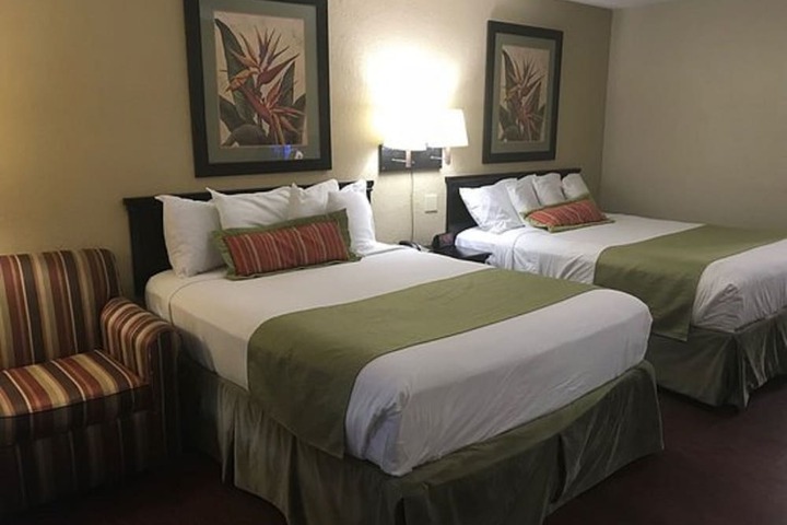 Room 11 of 14