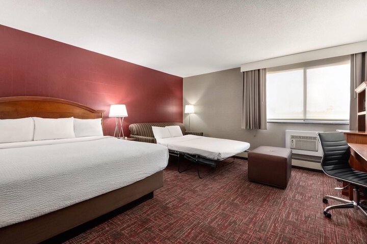 Ramada by Wyndham Grand Forks