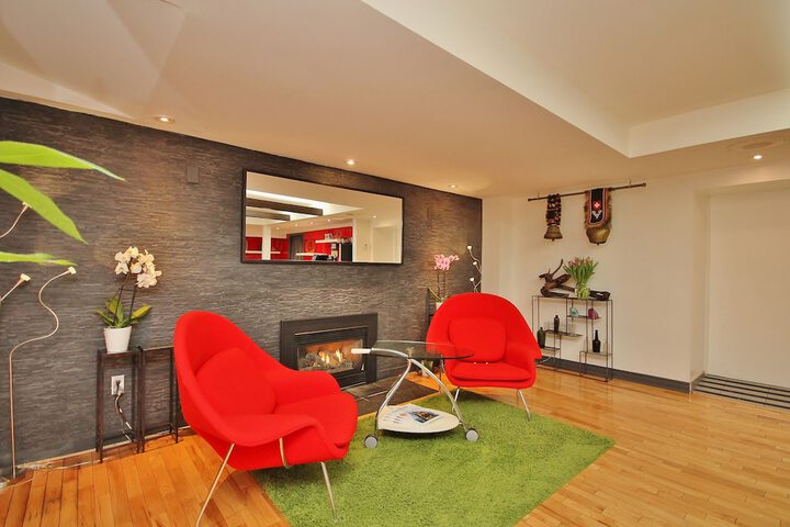 Lounge 68 of 74