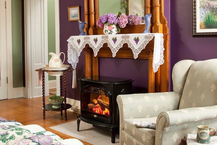 B. F. Hiestand House Bed & Breakfast