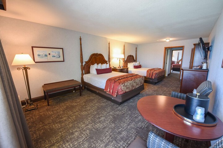 Best Western Plus Dockside Waterfront Inn