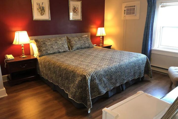 Room 65 of 135