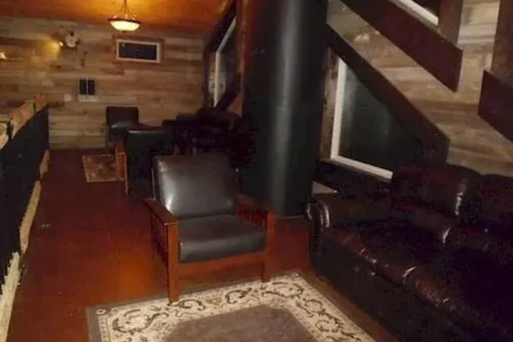 Antler Oaks Lodge