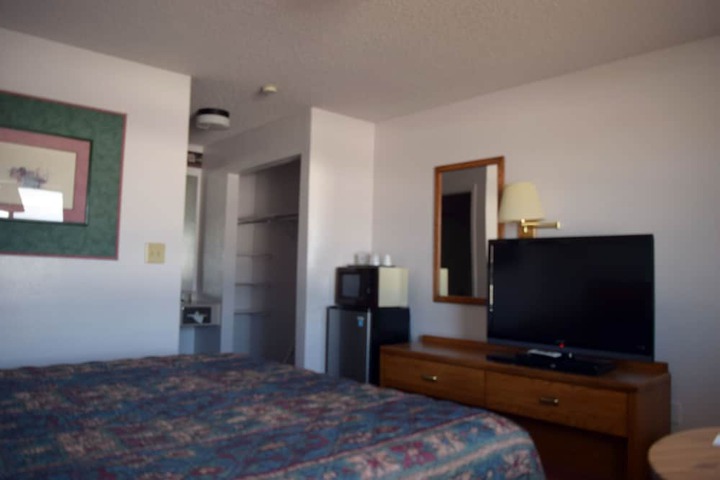 Room 32 of 37