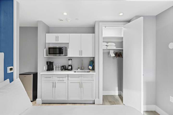 Global Luxury Suites at the Arches