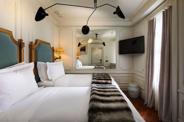 Room 15 of 27
