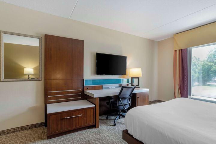 Room 14 of 32