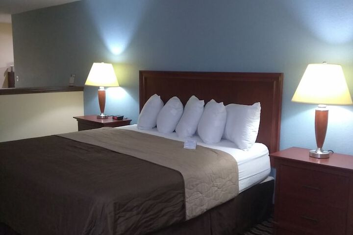 Room 14 of 32