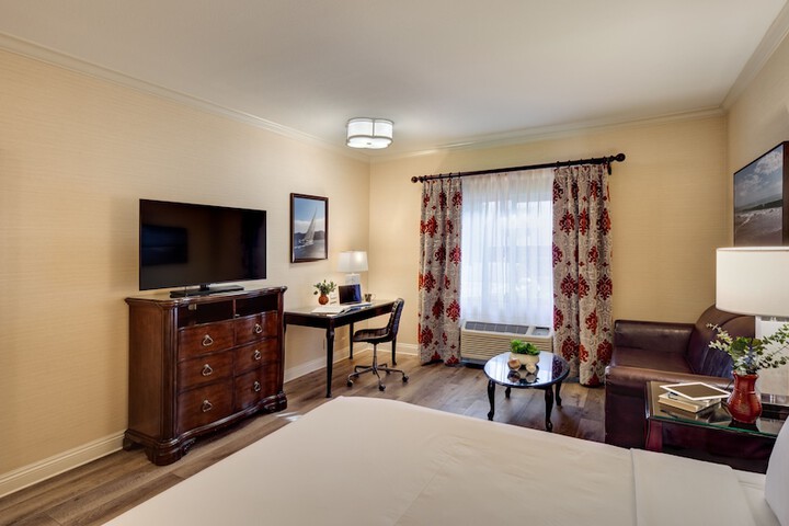 Ayres Hotel Costa Mesa / Newport Beach