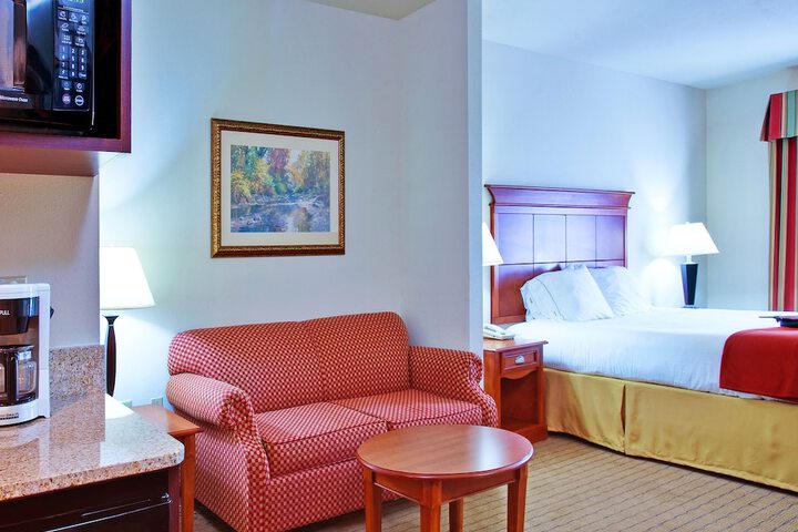 Room 34 of 47