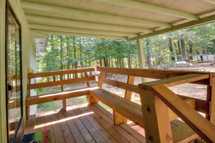 Peaceful Lake Hartwell Gem w / Boat Dock