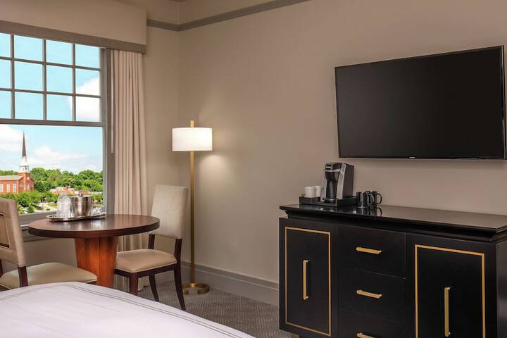 Room 22 of 68
