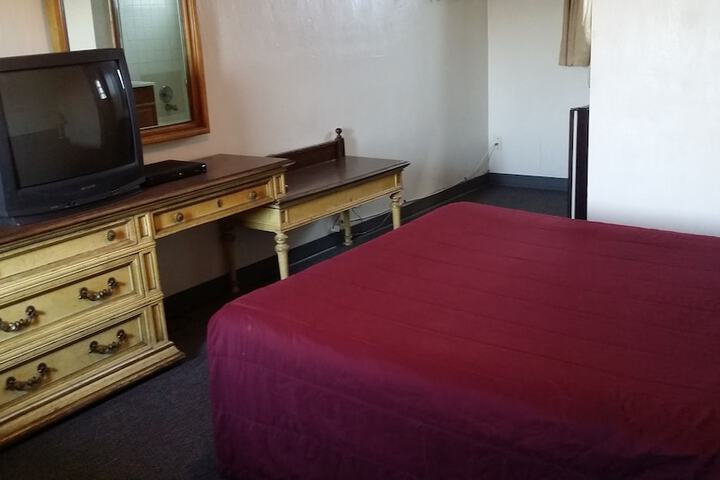 Tahitian Motor Inn