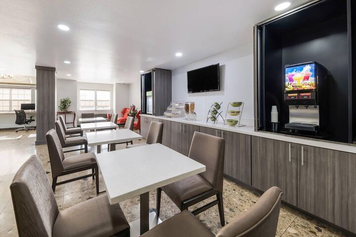 Quality Inn & Suites North Mesquite I-30