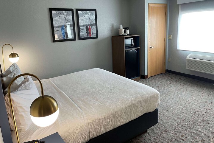 Room 54 of 70