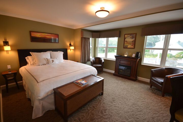 Room 33 of 43