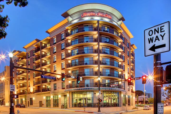 Hampton Inn & Suites Baton Rouge Downtown