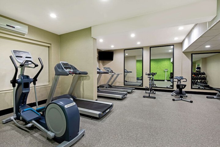 La Quinta Inn & Suites by Wyndham New Cumberland-Harrisburg
