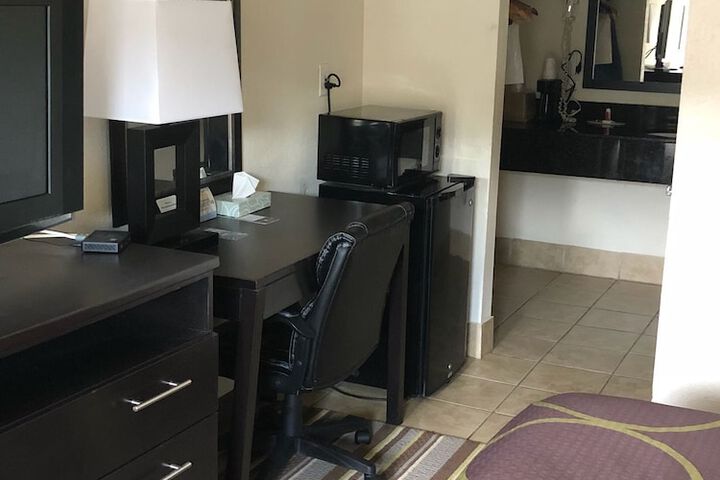 Room 7 of 34