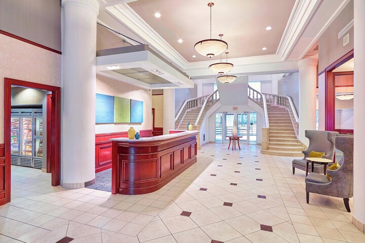 Hotel Interior 9 of 38