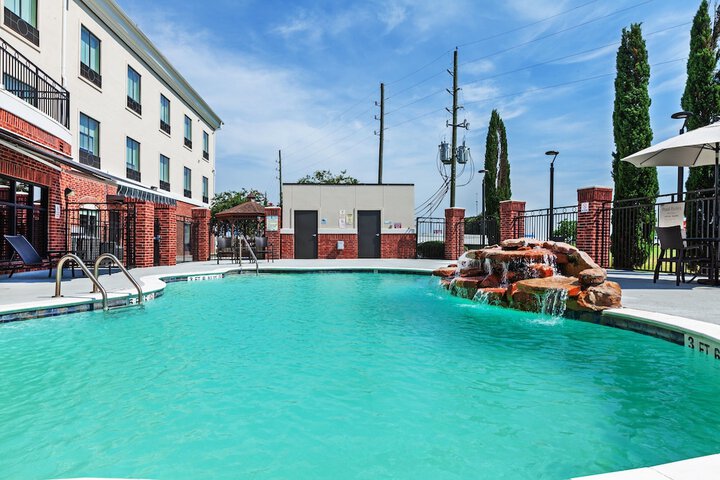 Pool 4 of 25