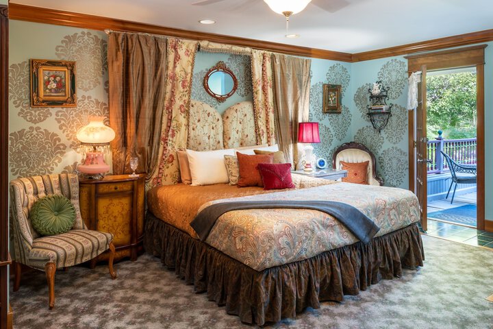 Room 16 of 48