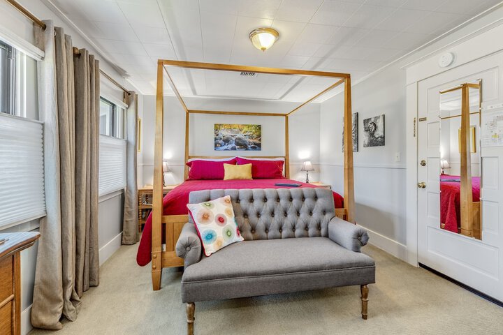 Room 28 of 62