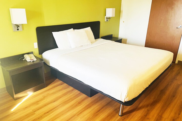 Room 25 of 29