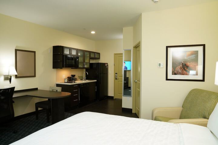 Room 27 of 45