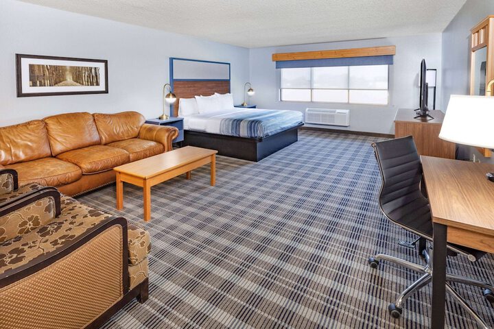 Room 103 of 111