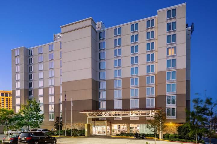 DoubleTree by Hilton Hotel Biloxi