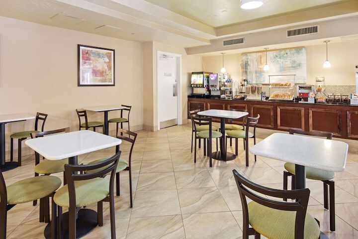 Best Western Plus Deerfield Beach Hotel & Suites