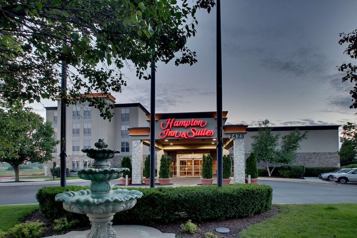 Hampton Inn & Suites Chicago / Aurora