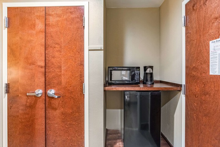 Room 31 of 40